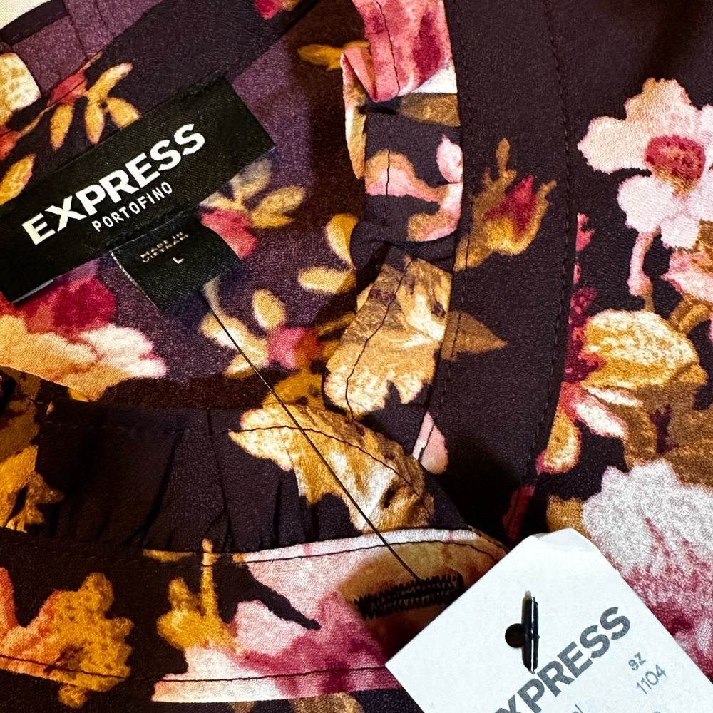 EXPRESS Portifino Button up top!! Beautiful maroon floral design size large